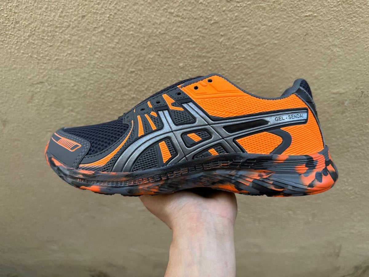 Tênis Asics Sendai - Preto com Laranja