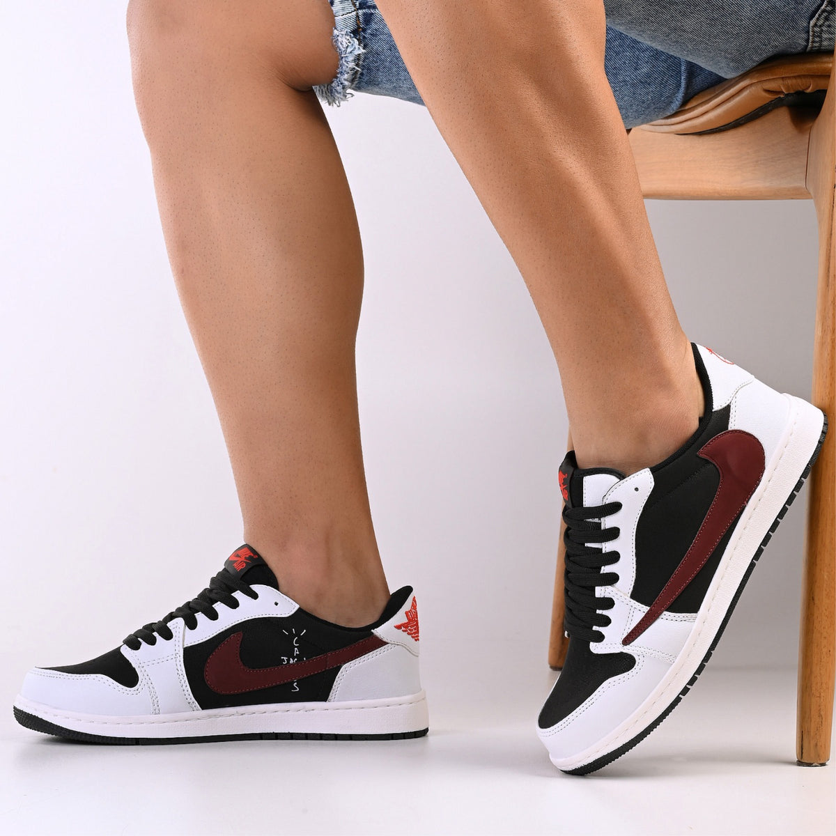 Nike Travis Scott - Branco com Vermelho