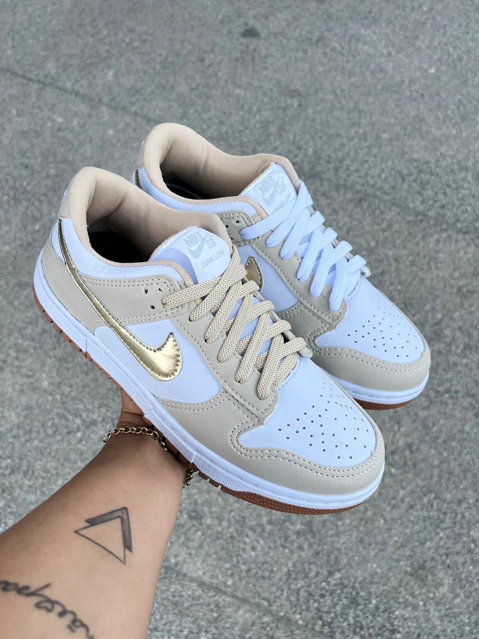 Nike Dunk - Dourado