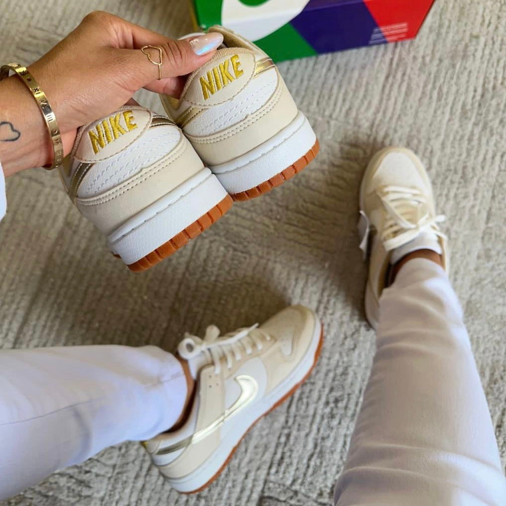 Nike Dunk - Dourado