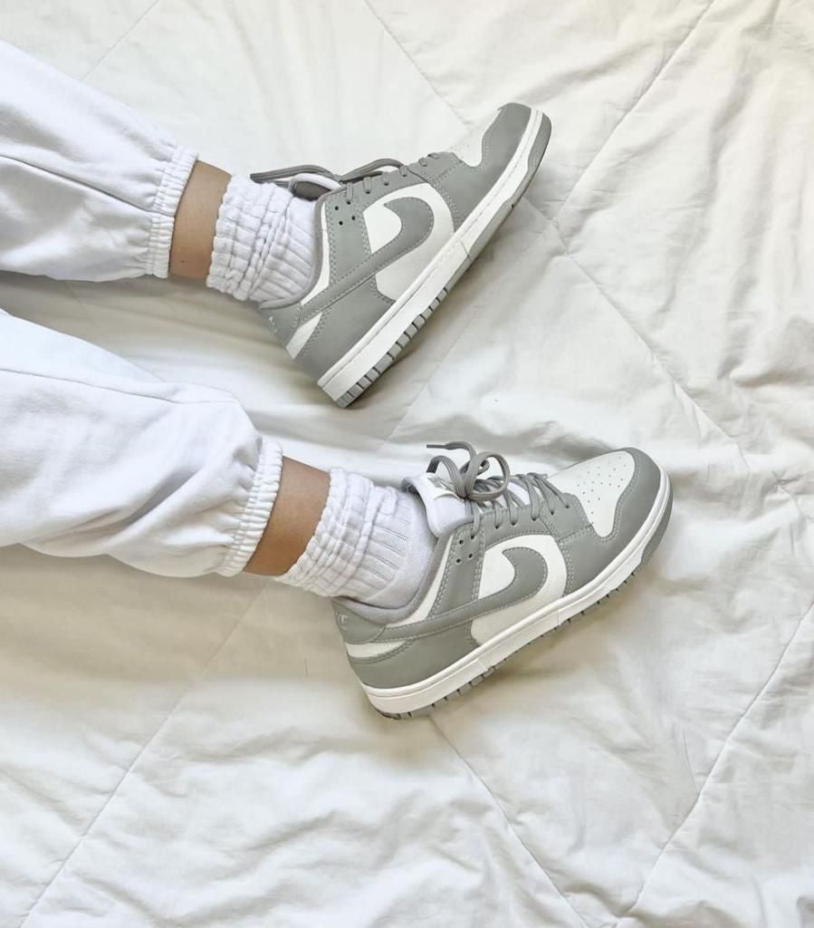 Nike Dunk Low - Cinza