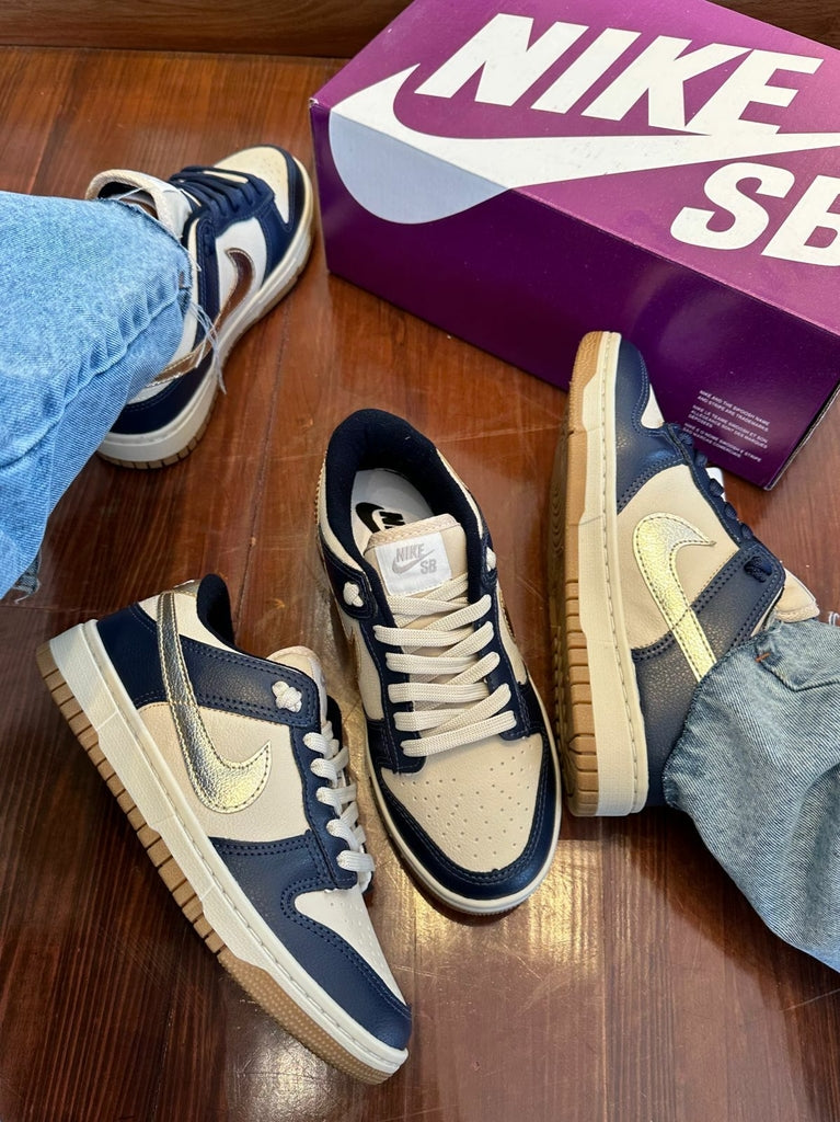Nike Dunk - Azul com Dourado