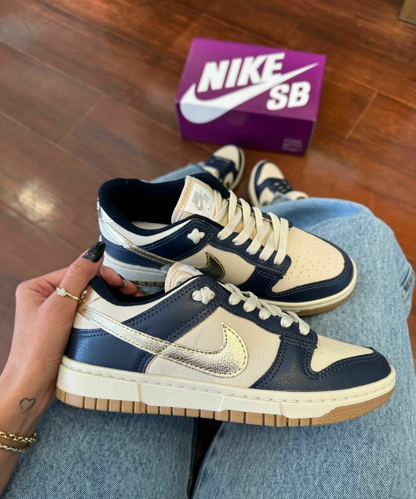 Nike Dunk - Azul com Dourado