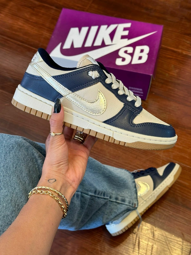 Nike Dunk - Azul com Dourado
