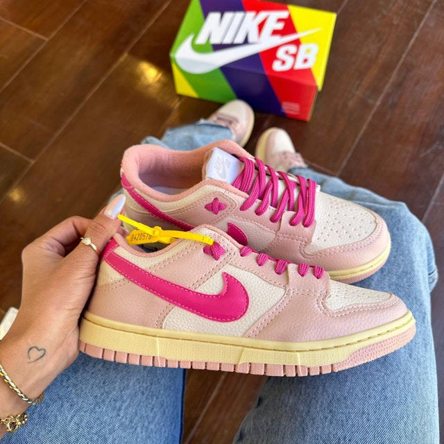 Nike Dunk - Rosa com Pink