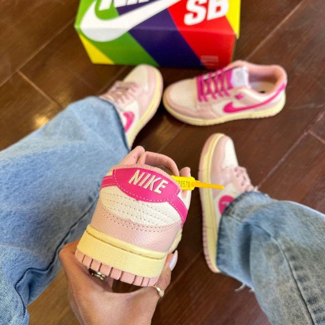 Nike Dunk - Rosa com Pink