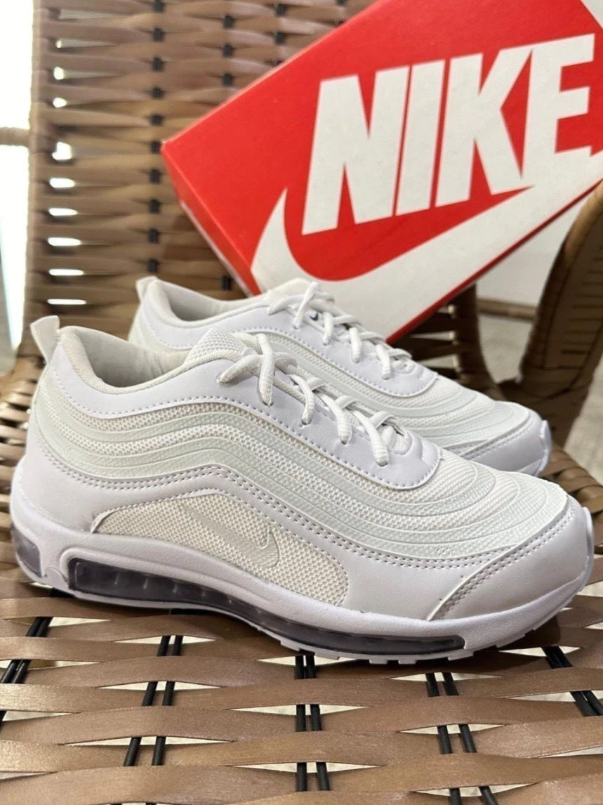 Nike Air Max Undefeated - Branco