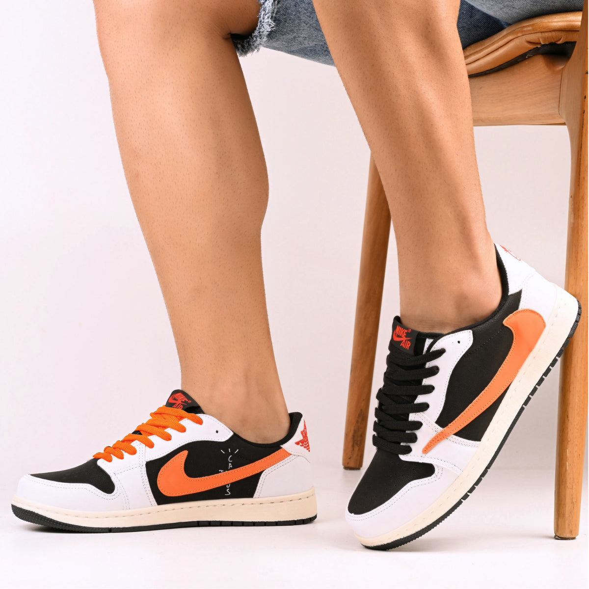 Nike Travis Scott - Preto com Laranja