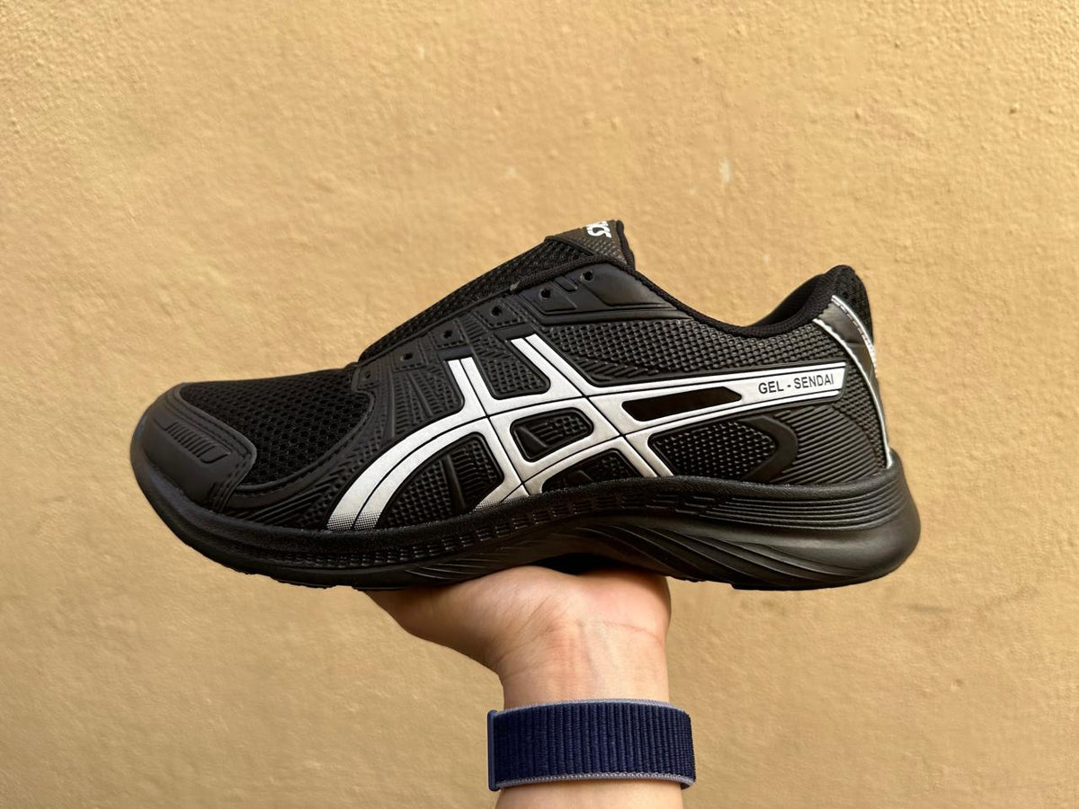 ASICS Sendai - Preto com Prata