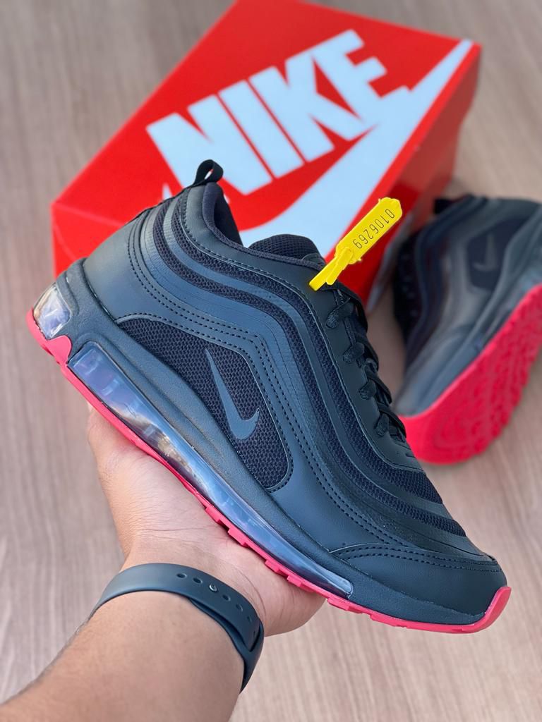 Nike Air Max Undefeated - Preto com Sola Vermelha