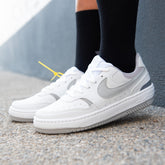 Nike Gamma Force - Branco com Cinza