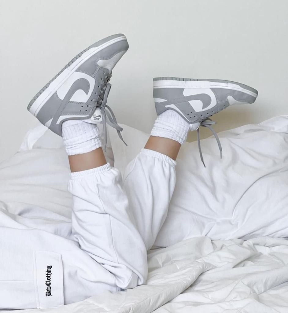 Nike Dunk Low - Cinza