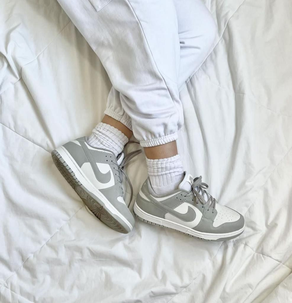 Nike Dunk Low - Cinza